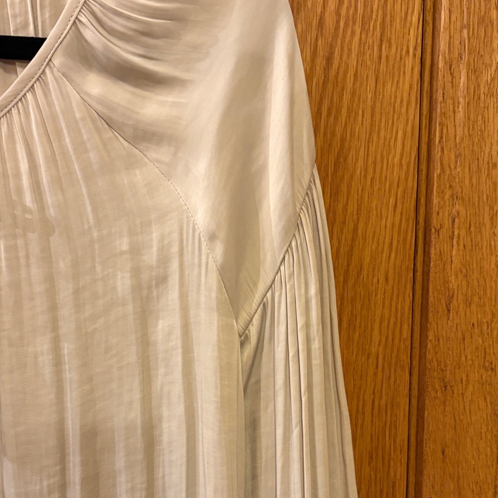 GAP Women's Elegant Cream Button-Down Blouse - Picture 4 of 7